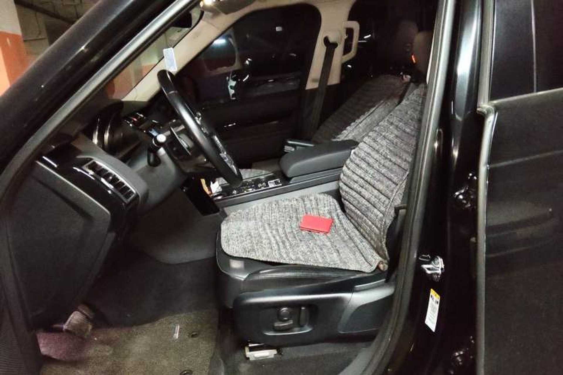 Used Land Rover Discovery 2017 3.0 SC V6 SE Left Front Seat