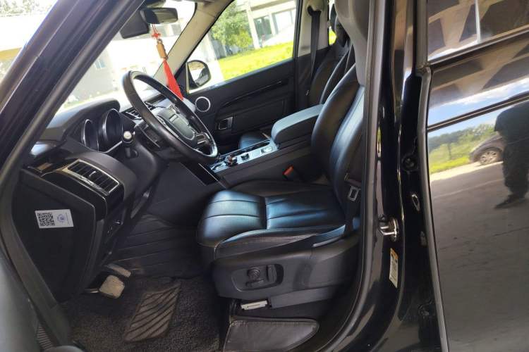 Used Land Rover Discovery 2017 3.0 SC V6 SE Left Front Seat