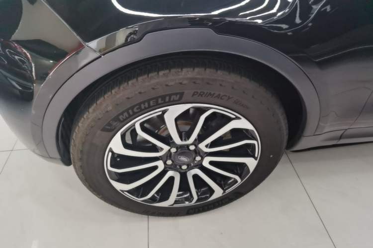 Used Land Rover Discovery 2017 3.0 SC V6 SE Left Front Wheel Hub