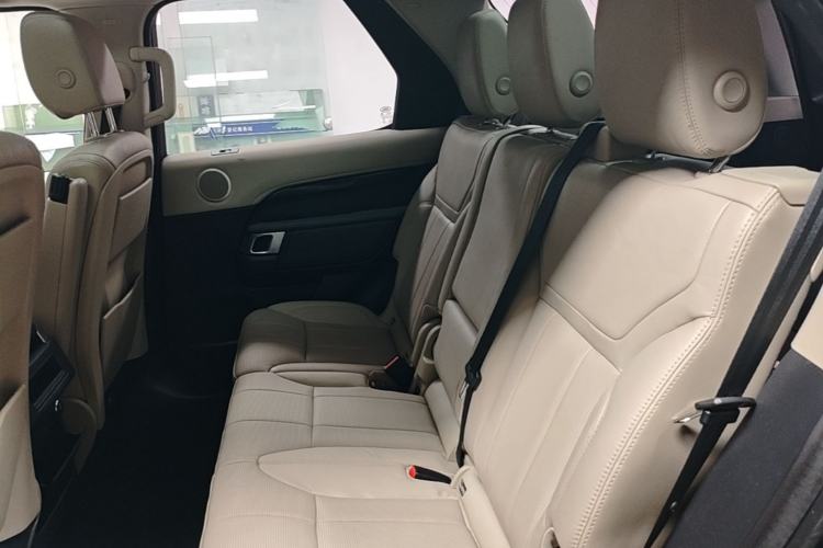 Used Land Rover Discovery 2017 3.0 SC V6 SE Left Rear Seat