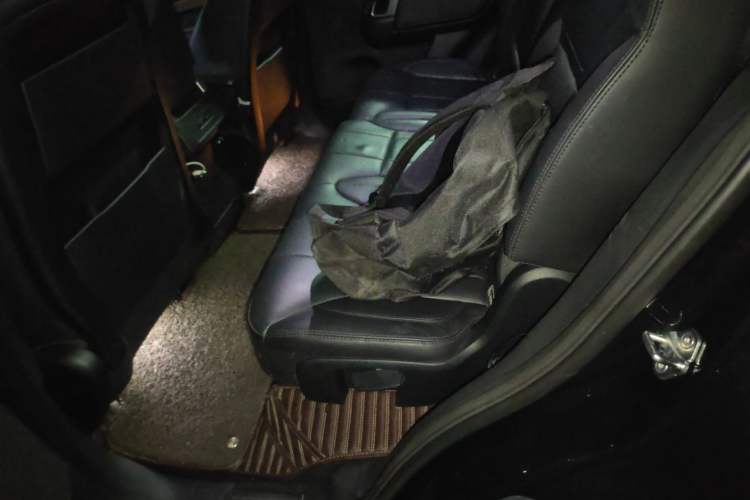 Used Land Rover Discovery 2017 3.0 SC V6 HSE Left Rear Seat