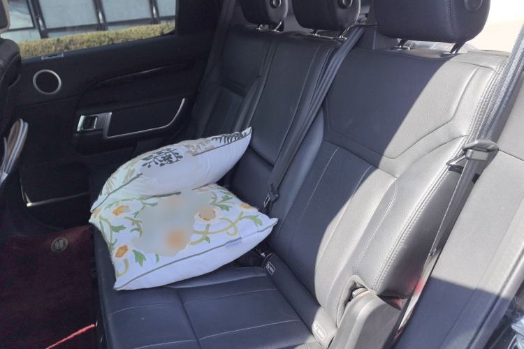 Used Land Rover Discovery 2017 3.0 SC V6 SE Left Rear Seat