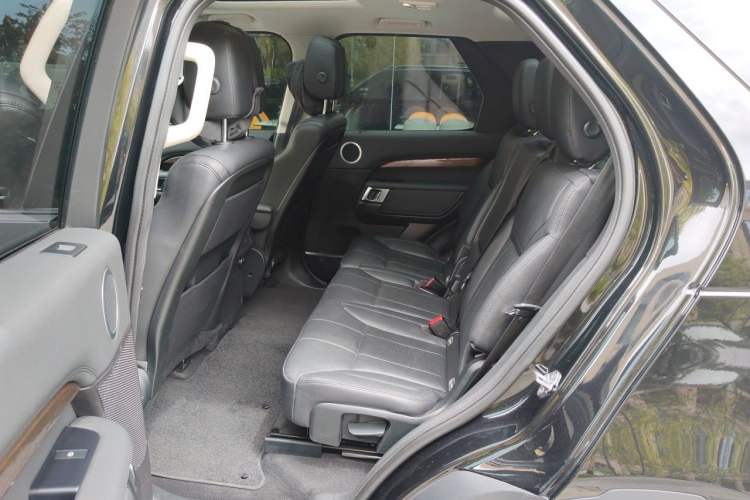 Used Land Rover Discovery 2017 3.0 SC V6 HSE Left Rear Seat