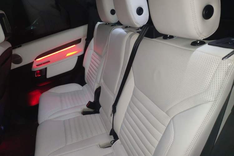 Used Land Rover Discovery 2017 3.0 SC V6 HSE Left Rear Seat
