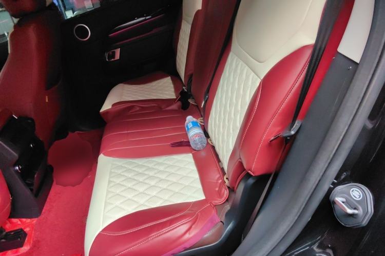 Used Land Rover Discovery  Left Rear Seat