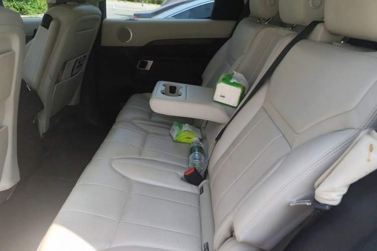 Used Land Rover Discovery 2017 3.0 SC V6 HSE Left Rear Seat