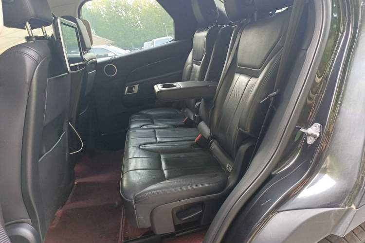 Used Land Rover Discovery 2017 3.0 SC V6 SE Left Rear Seat