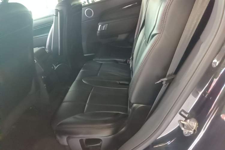 Used Land Rover Discovery 2017 5th Generation 3.0 V6 SE Left Rear Seat