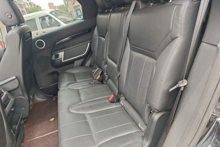Used Land Rover Discovery 2017 3.0 SC V6 SE Left Rear Seat