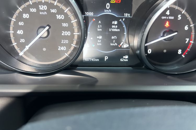 Used Land Rover Discovery 2017 3.0 SC V6 S Odometer Close Up