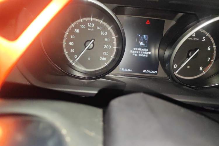Used Land Rover Discovery 2017 3.0 SC V6 HSE Odometer Close Up