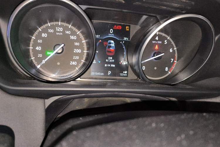 Used Land Rover Discovery 2017 3.0 SC V6 HSE Odometer Close Up