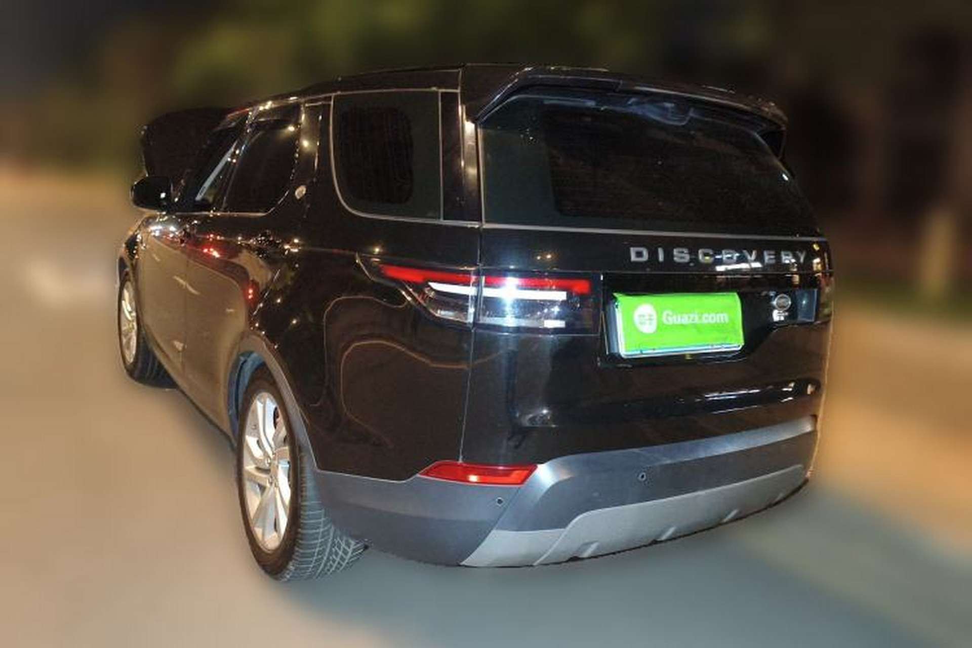 Used Land Rover Discovery 2017 3.0 SC V6 SE Rear Left 45 Deg