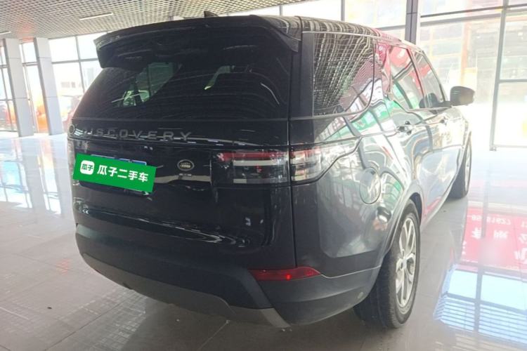 Used Land Rover Discovery 2017 5th Generation 3.0 V6 SE Rear Right 45 Deg