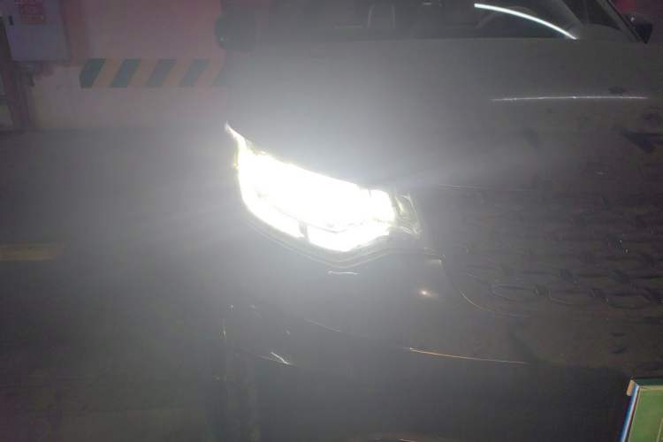 Used Land Rover Discovery 2017 3.0 SC V6 HSE Right Front Headlight