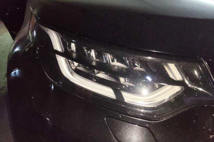 Used Land Rover Discovery 2017 3.0 SC V6 SE Right Front Headlight