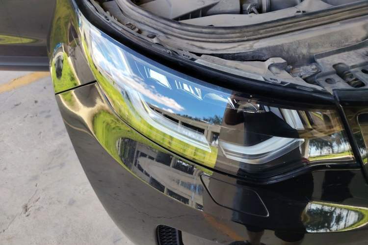Used Land Rover Discovery 2017 3.0 SC V6 SE Right Front Headlight