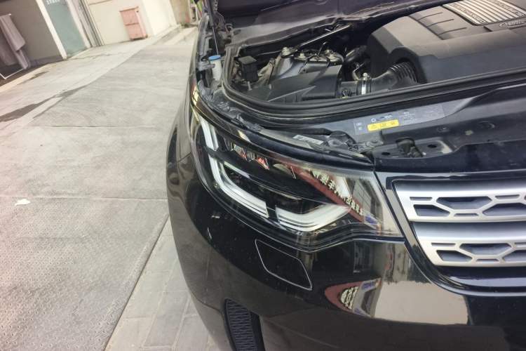 Used Land Rover Discovery 2017 3.0 SC V6 HSE Right Front Headlight