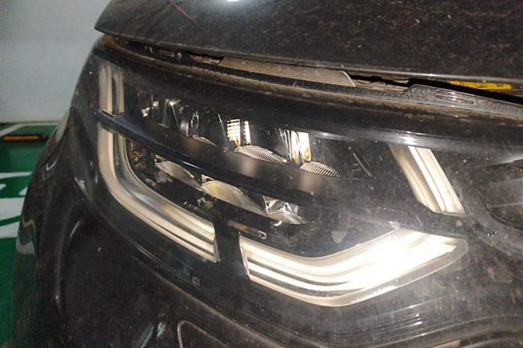 Used Land Rover Discovery 2017 3.0 SC V6 HSE Right Front Headlight