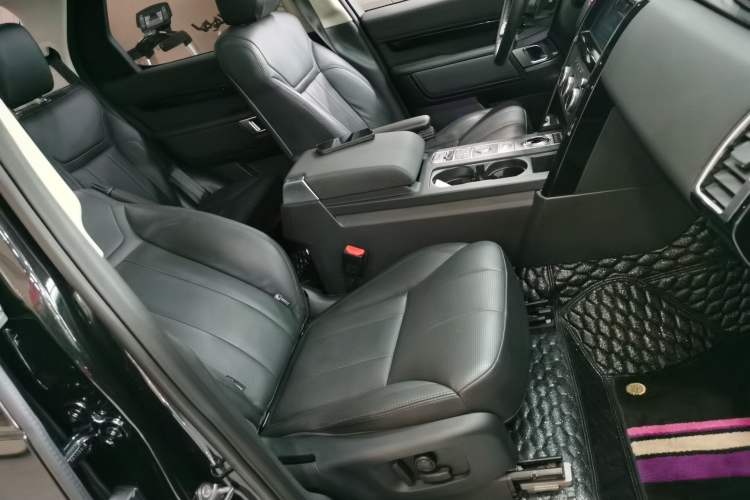 Used Land Rover Discovery 2017 3.0 SC V6 S Right Front Seat