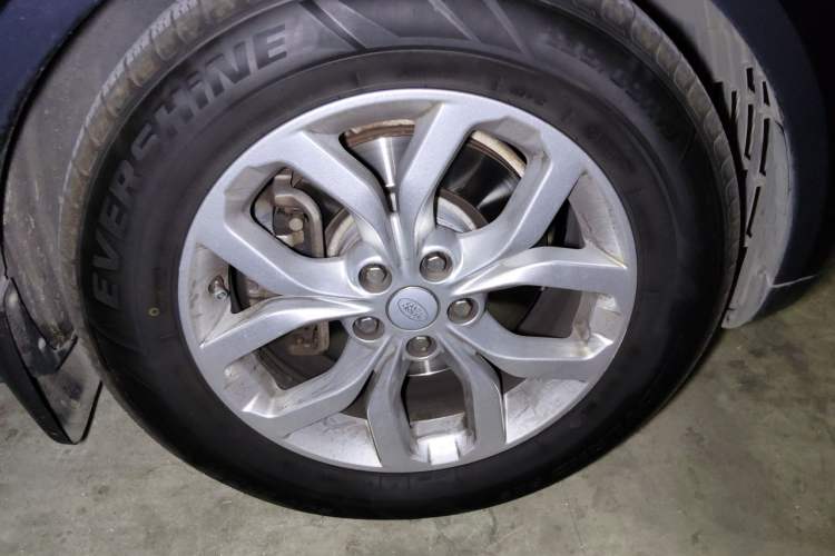 Used Land Rover Discovery 2017 3.0 SC V6 S Right Front Wheel Hub
