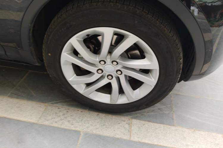 Used Land Rover Discovery 2017 3.0 SC V6 HSE Right Front Wheel Hub