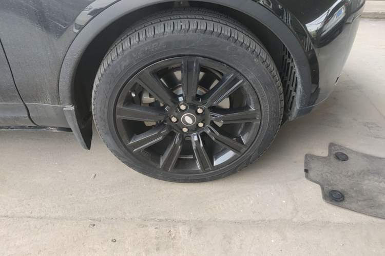 Used Land Rover Discovery 2017 3.0 SC V6 S Right Front Wheel Hub