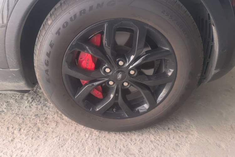 Used Land Rover Discovery 2017 3.0 SC V6 SE Right Front Wheel Hub