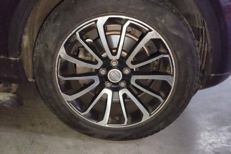 Used Land Rover Discovery 2017 3.0 SC V6 SE Right Front Wheel Hub