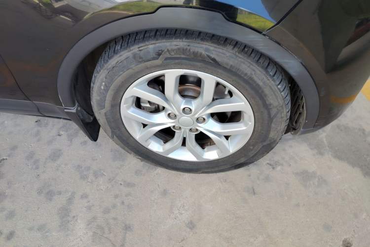 Used Land Rover Discovery 2017 3.0 SC V6 SE Right Front Wheel Hub