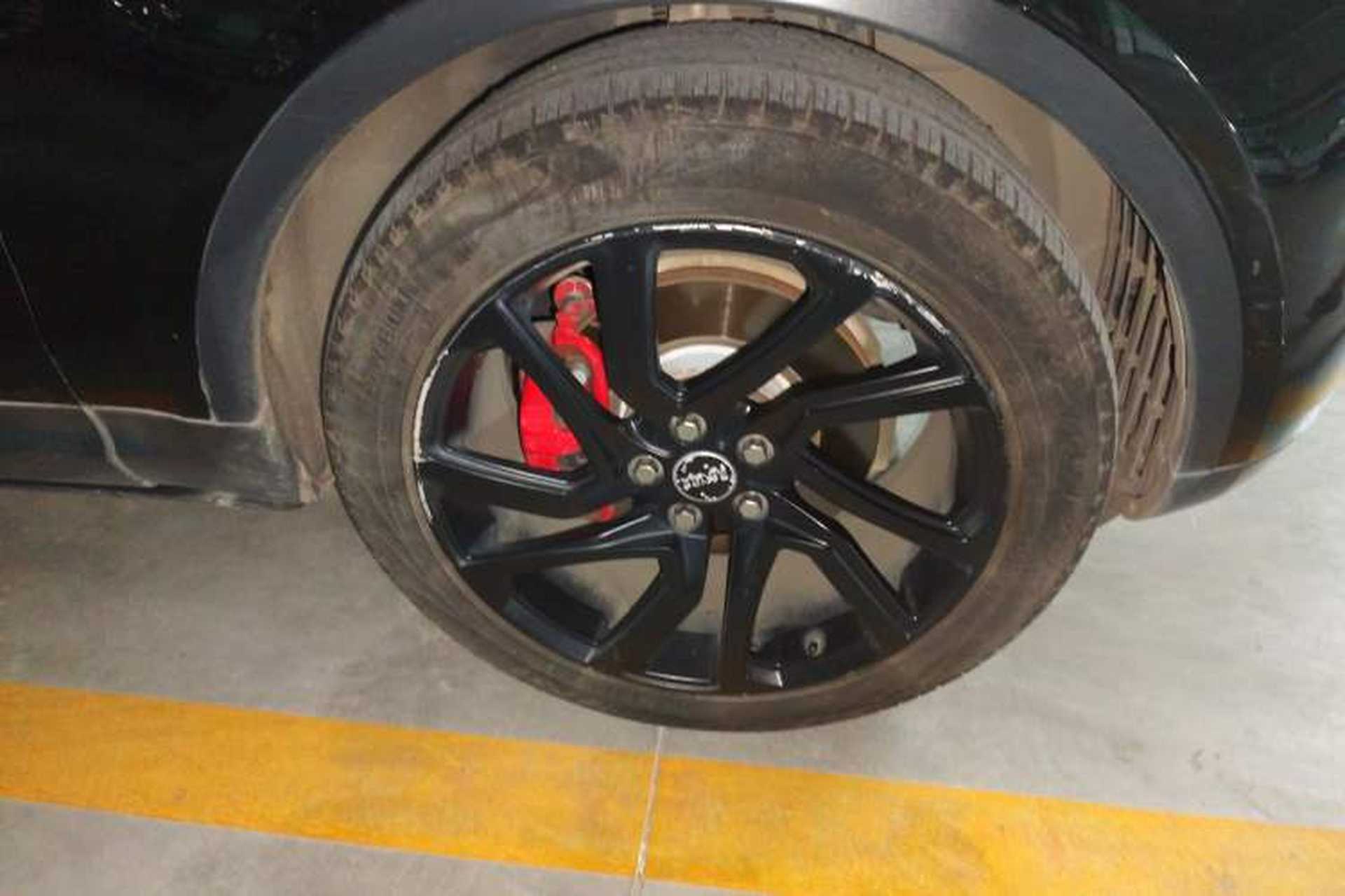 Used Land Rover Discovery 2017 3.0 SC V6 SE Right Front Wheel Hub