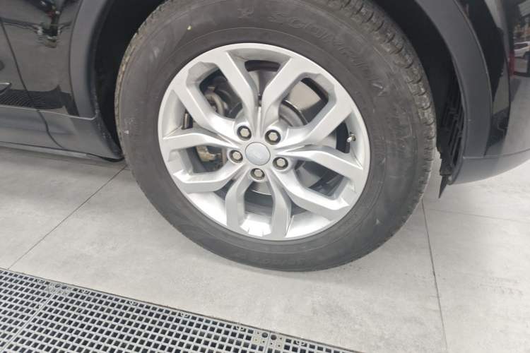 Used Land Rover Discovery 2017 3.0 SC V6 SE Right Front Wheel Hub
