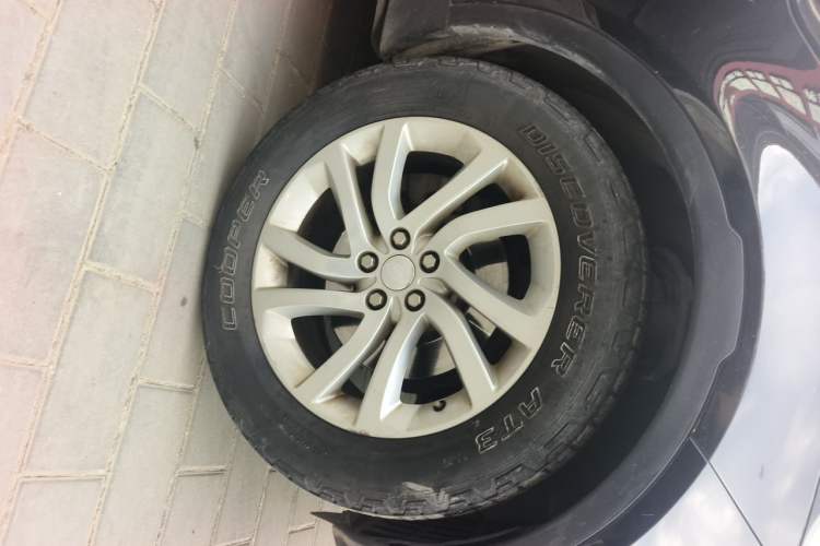 Used Land Rover Discovery 2017 3.0 SC V6 HSE Right Front Wheel Hub