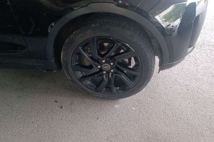 Used Land Rover Discovery 2017 3.0 SC V6 SE Right Front Wheel Hub