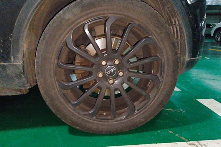 Used Land Rover Discovery 2017 3.0 SC V6 HSE Right Front Wheel Hub