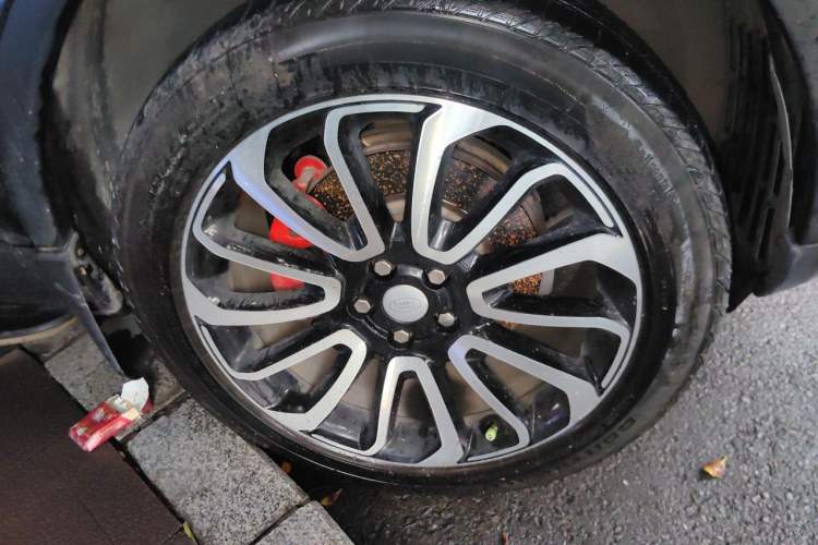 Used Land Rover Discovery  Right Front Wheel Hub
