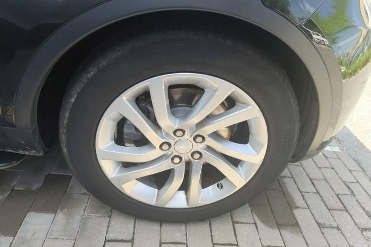 Used Land Rover Discovery 2017 3.0 SC V6 HSE Right Front Wheel Hub