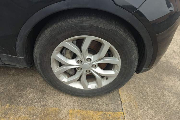 Used Land Rover Discovery 2017 3.0 SC V6 SE Right Front Wheel Hub