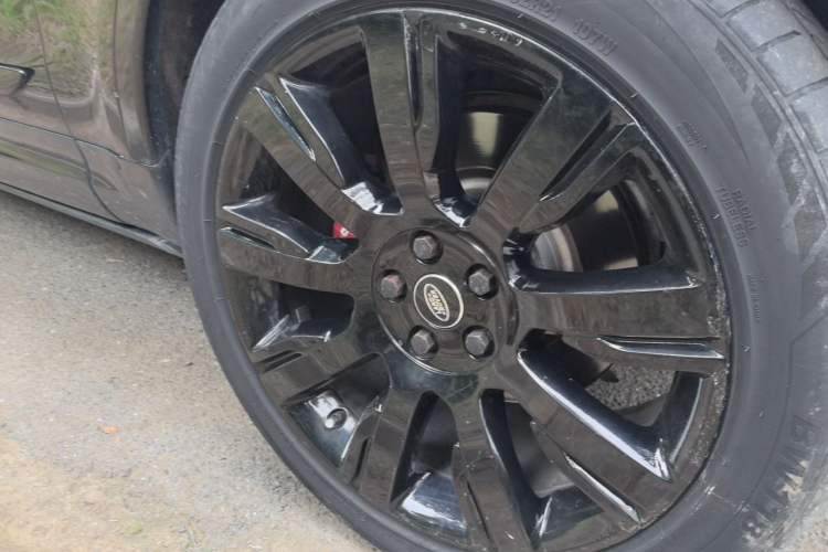 Used Land Rover Discovery 2017 3.0 SC V6 SE Right Front Wheel Hub
