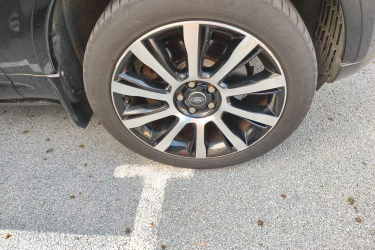 Used Land Rover Discovery  Right Front Wheel Hub