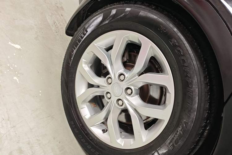 Used Land Rover Discovery 2017 3.0 SC V6 SE Right Rear Wheel Hub