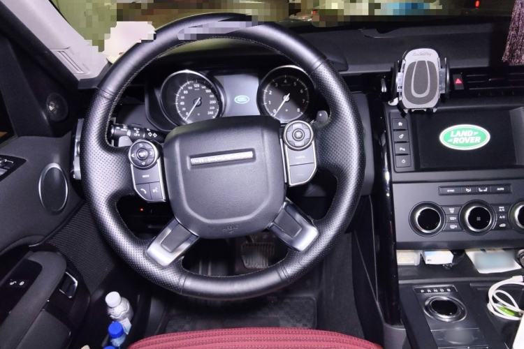 Used Land Rover Discovery 2017 3.0 SC V6 S Steering Wheel