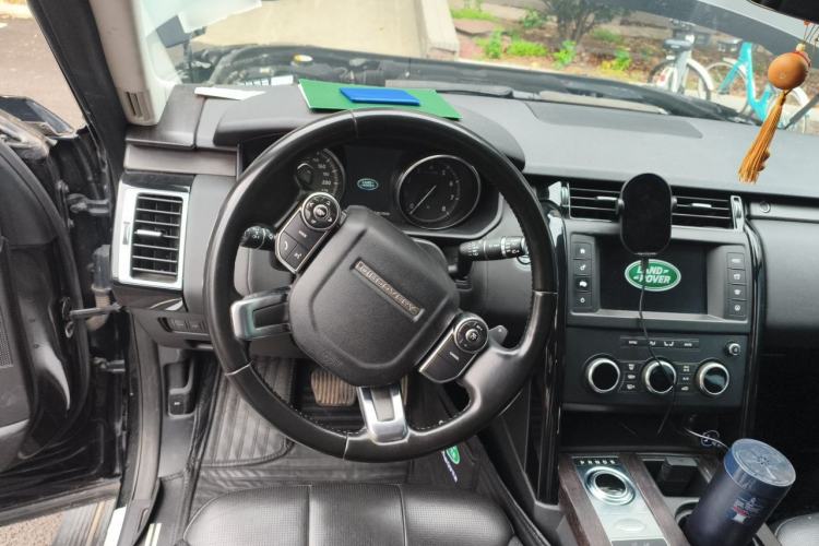 Used Land Rover Discovery 2017 3.0 SC V6 SE Steering Wheel