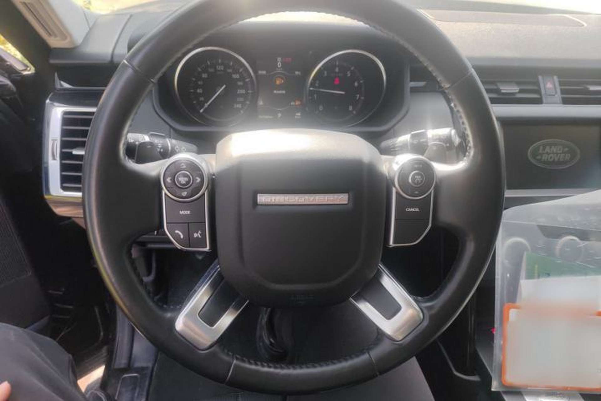 Used Land Rover Discovery 2017 3.0 SC V6 SE Steering Wheel