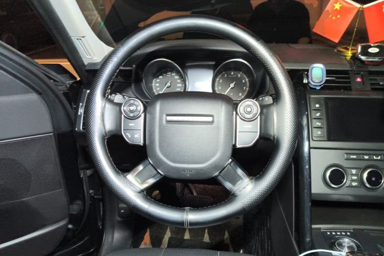 Used Land Rover Discovery 2017 3.0 SC V6 SE Steering Wheel