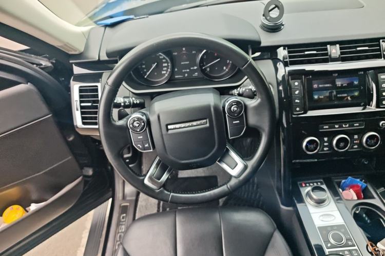 Used Land Rover Discovery 2017 3.0 SC V6 SE Steering Wheel
