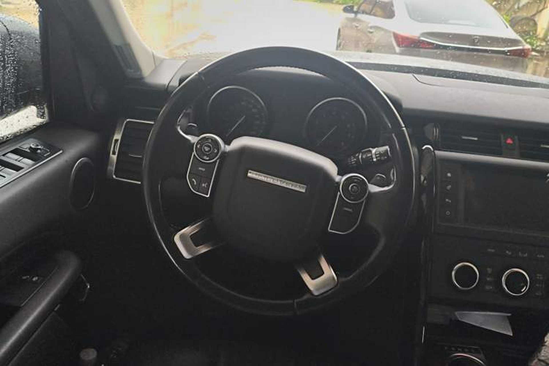 Used Land Rover Discovery 2017 3.0 SC V6 HSE Steering Wheel
