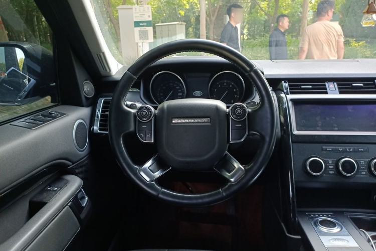 Used Land Rover Discovery 2017 3.0 SC V6 SE Steering Wheel