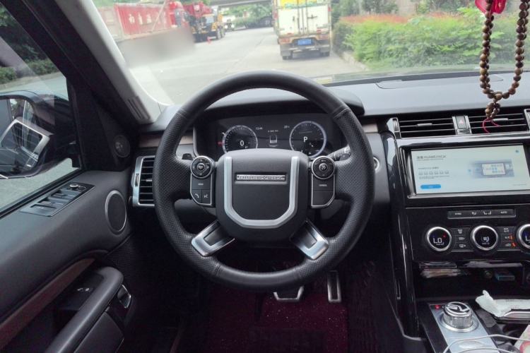 Used Land Rover Discovery 2017 3.0 SC V6 SE Steering Wheel