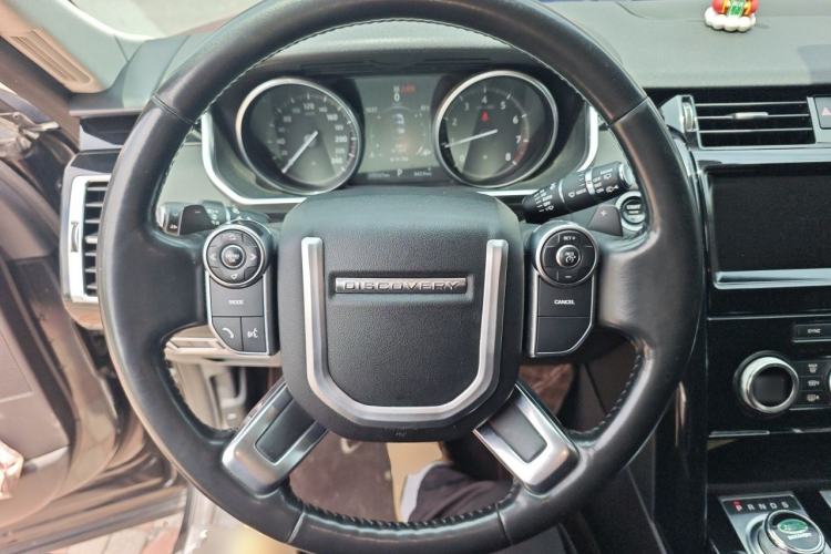 Used Land Rover Discovery 2017 3.0 SC V6 SE Steering Wheel